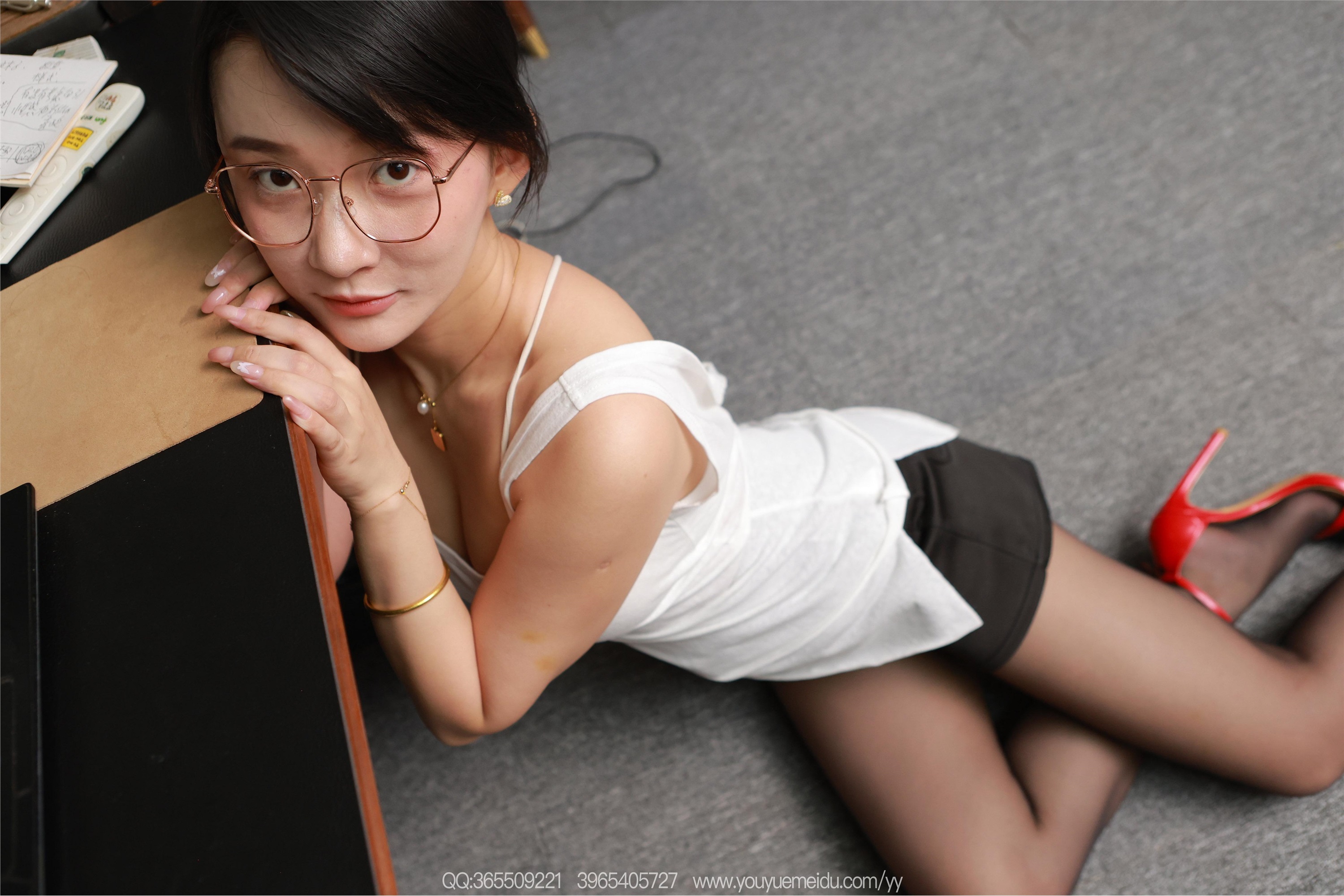 IESS异思趣向  2025.10.05 丝享家 2176 秋秋《低胸背心》